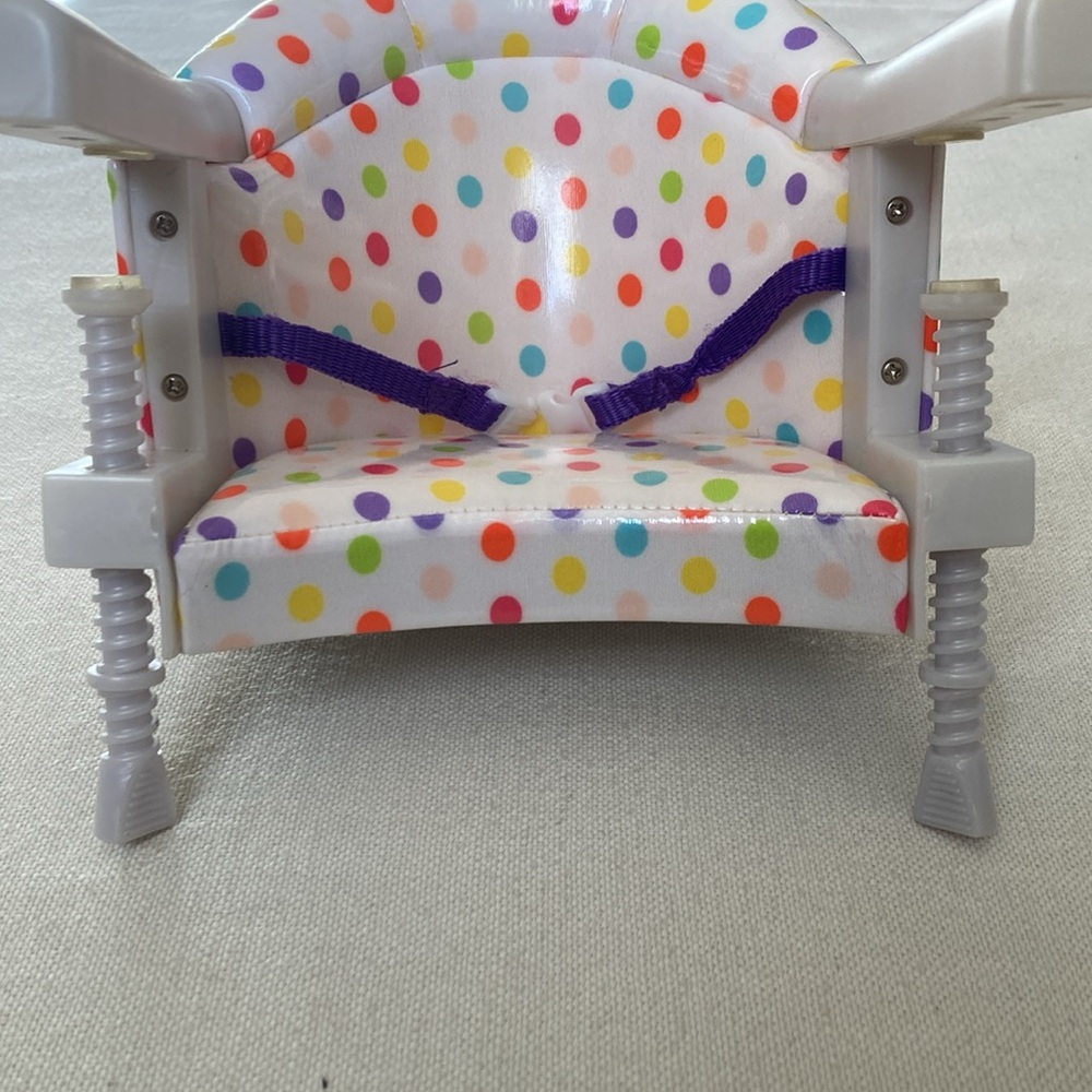 AMERICAN GIRL | Doll Treat Seat - Polka Dot Doll Clip-on Booster Seat - Picture 5 of 16